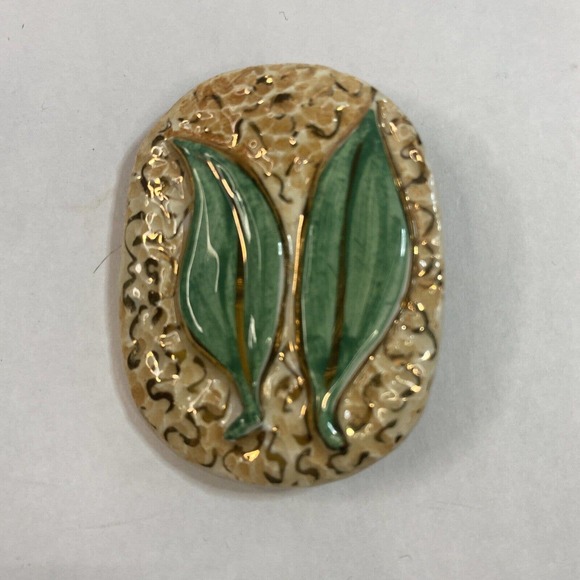 Vintage Beautiful Gold And White With Green Leafs Wooden Pin Brooch - Picture 8 of 12